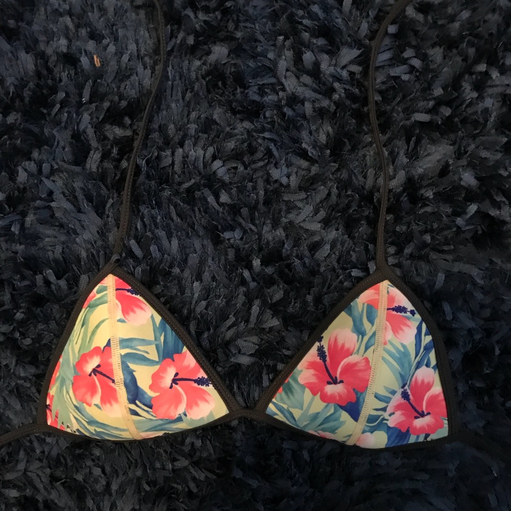 Reversible bikini top - Picture 2 of 3